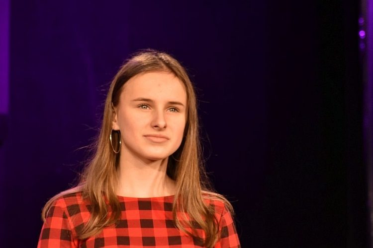 Uczennica SP 6 zdobyła I&nbsp;miejsce w&nbsp;Diecezjalnym Festiwalu Kolęd i&nbsp;Pastorałek „Złota Kantyczka”