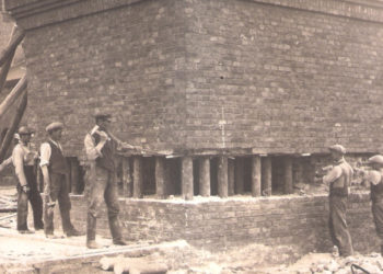 Krótka historia obalenia komina