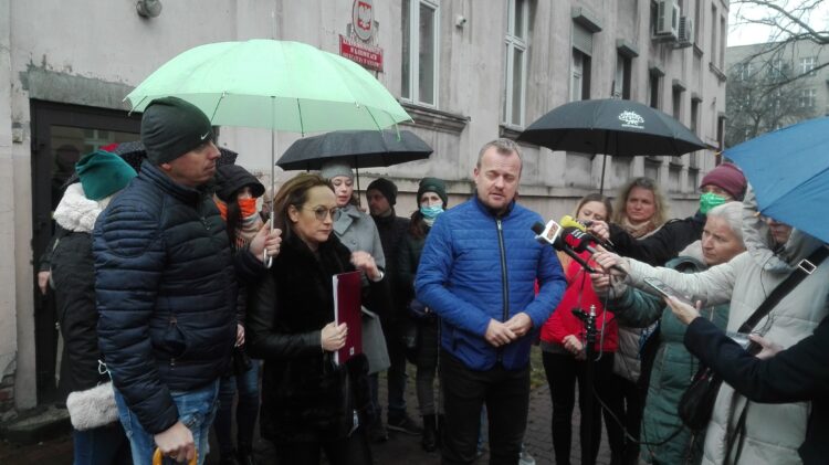 Konflikt w&nbsp;sosnowieckiej SP3. Rodzice nie&nbsp;chcą lekcji z&nbsp;odwołaną dyrektorką