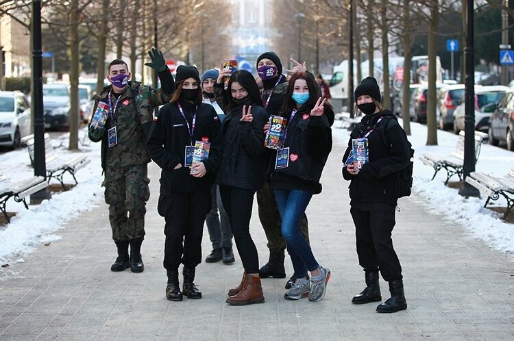 Marynarka prezydenta, a&nbsp;może przejażdżka pługiem? Ruszyły sosnowieckie aukcje WOŚP