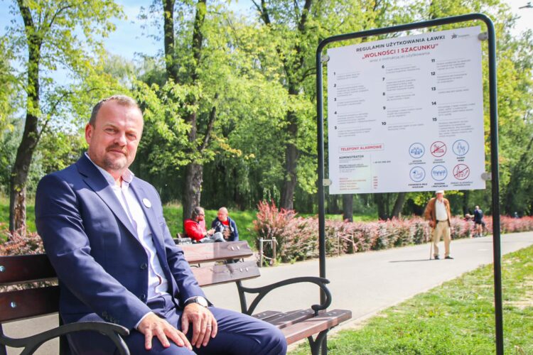 Ławka na&nbsp;Stawikach ma&nbsp;teraz… regulamin