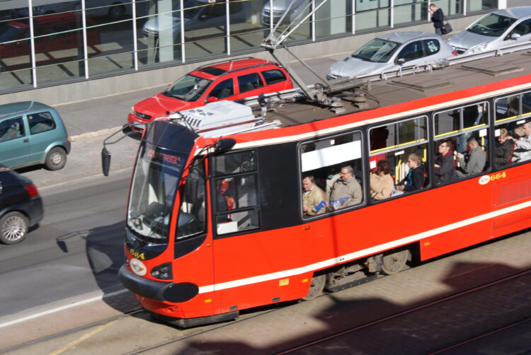 Jazda nocą po&nbsp;nowemu. Do&nbsp;Niwki i&nbsp;Milowic nie&nbsp;tramwaj, a&nbsp;minibus