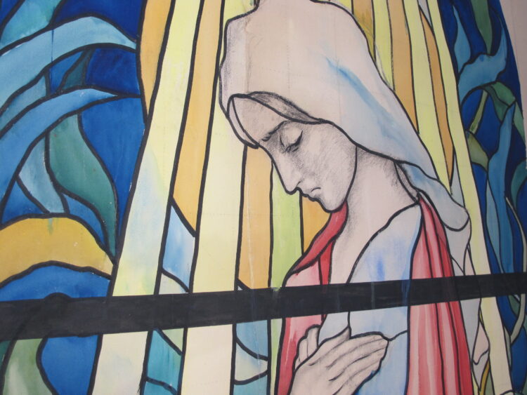 Drugie życie kartonów witrażowych