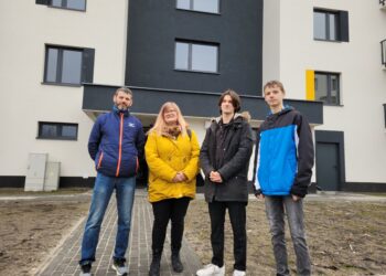 Lokatorzy nowych mieszkań z&nbsp;kluczami