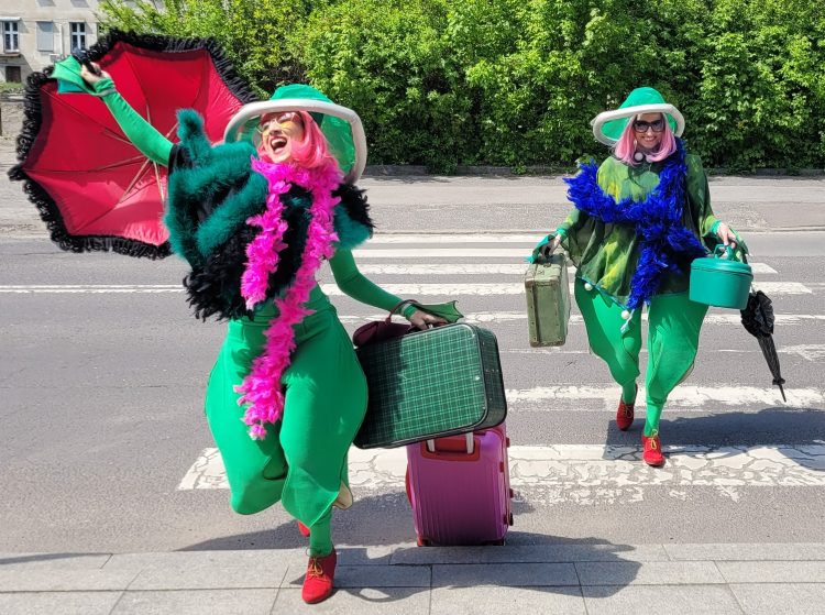 Żaby Monika i&nbsp;Zuzia zapraszają do&nbsp;Teatru Zagłębia