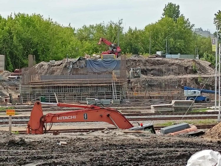 Remont wiaduktu idzie pełną parą