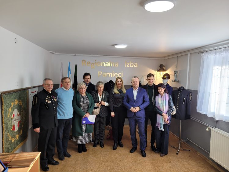 Niwka już z&nbsp;izbą pamięci