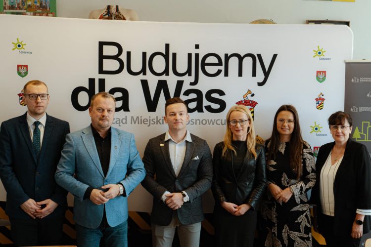 Miniinstalacje fotowoltaiczne w&nbsp;sosnowieckich szkołach