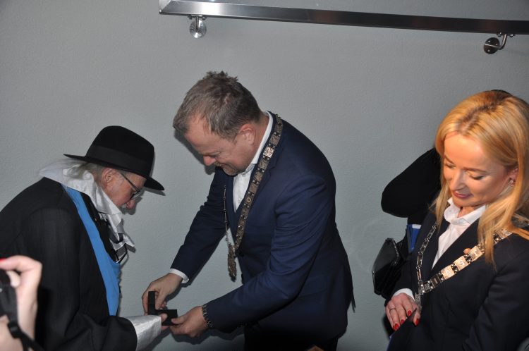 Jerzy Antkowiak z odznaką Zasłużony dla Miasta Sosnowca