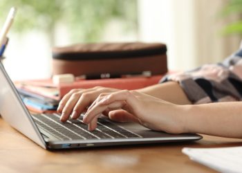 Nowoczesny sprzęt komputerowy w&nbsp;sosnowieckich szkołach