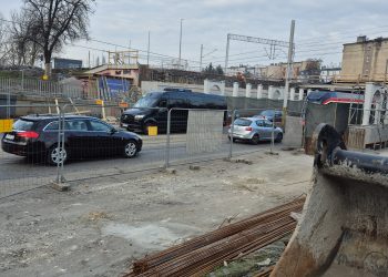 Otworzą przejście, a&nbsp;potem zamkną wiadukt