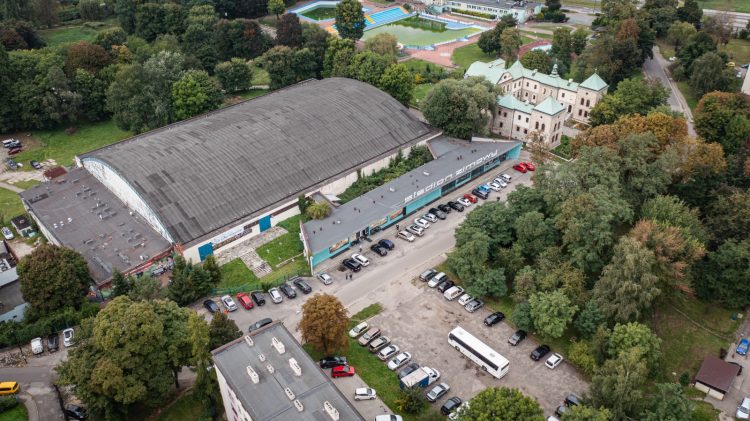 Stary Zimowy do rozbiórki. Park Sielecki będzie większy