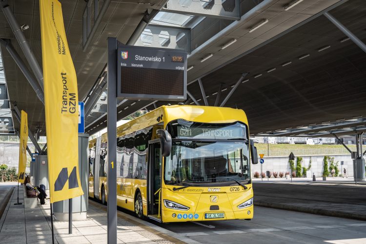 Nowe autobusy trafiły do&nbsp;ZTM. Również dla PKM Sosnowiec